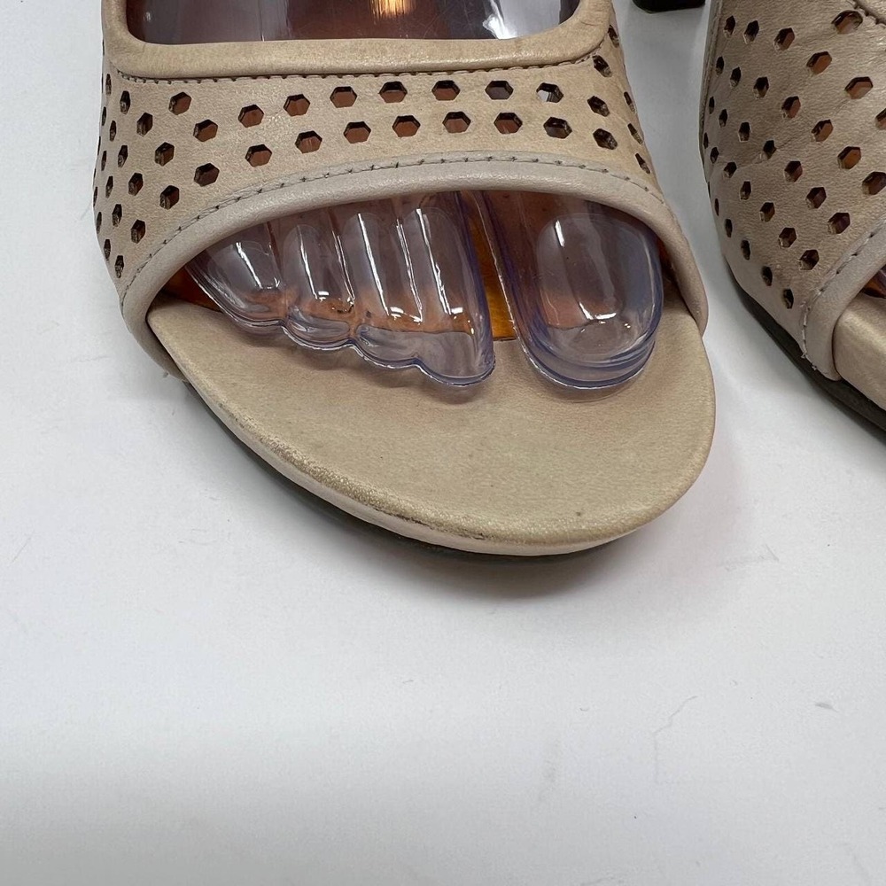 Tsubo Women's Cassius Cut Out Heels Size 6.5 Nude Color - Picture 3 of 16